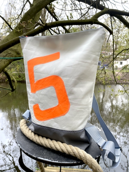 Segeltuchrucksack mit oranger 5